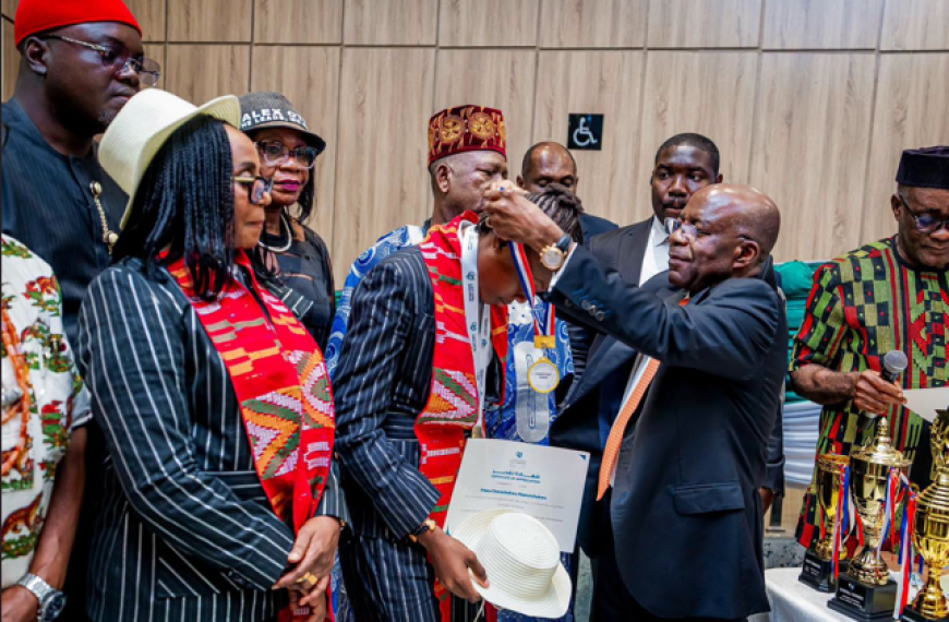 Governor Otti Rewards Abia World Debate Champions with N1m Each
